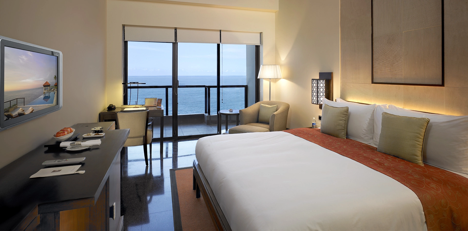 Royal Club Room - The Leela Kovalam
