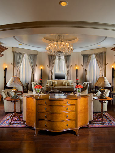 Privileged access to the Royal Club