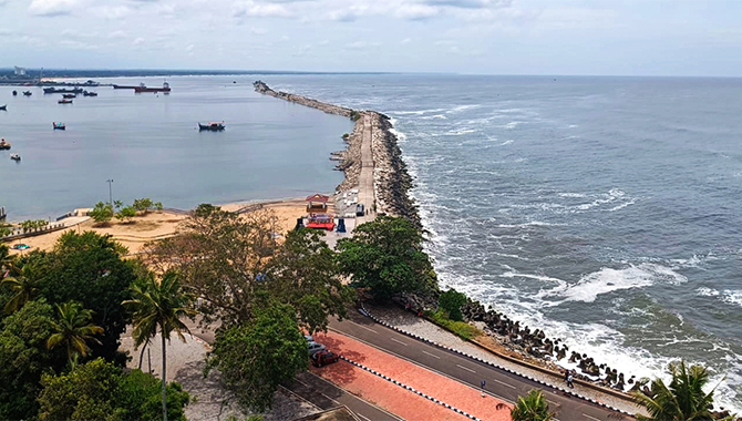 Thangassery Breakwater